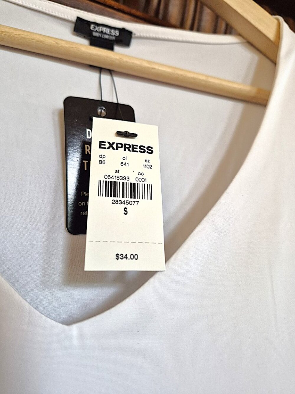 NWT Express V-Neck Bodysuit - Picture 5 of 7